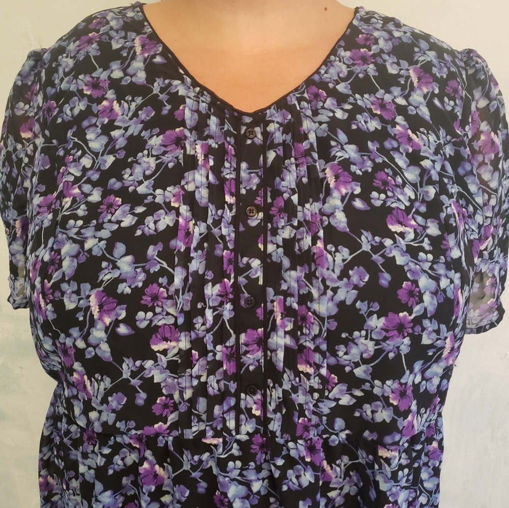 Pretty floral flow plus dress